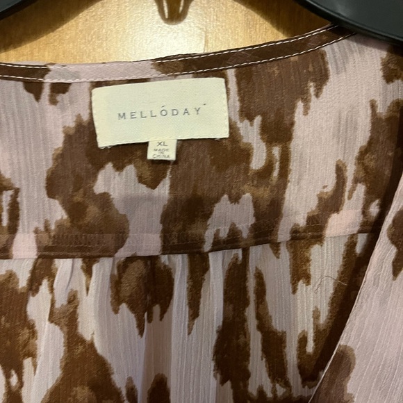 Sheer print blouse from Versona / Melloday brand.  Never worn. - Picture 2 of 4